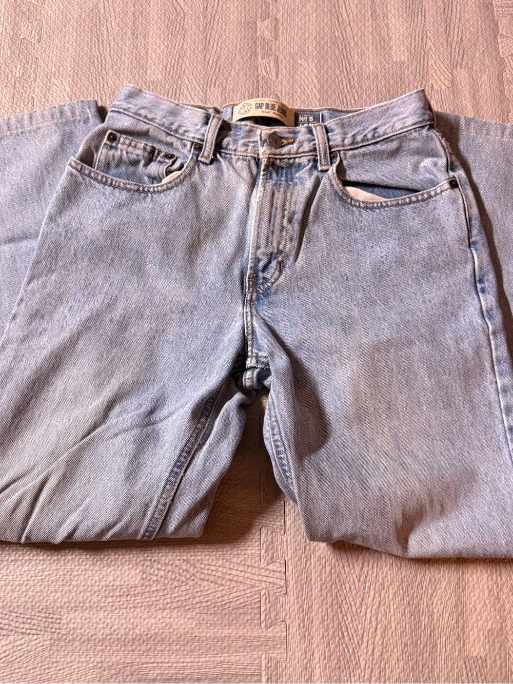 GAP Women's Light Blue Straight Leg Jeans